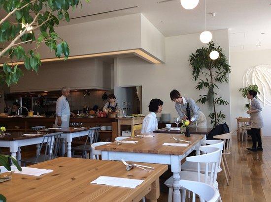 Moliere Cafe Come Rain Or Come Shine